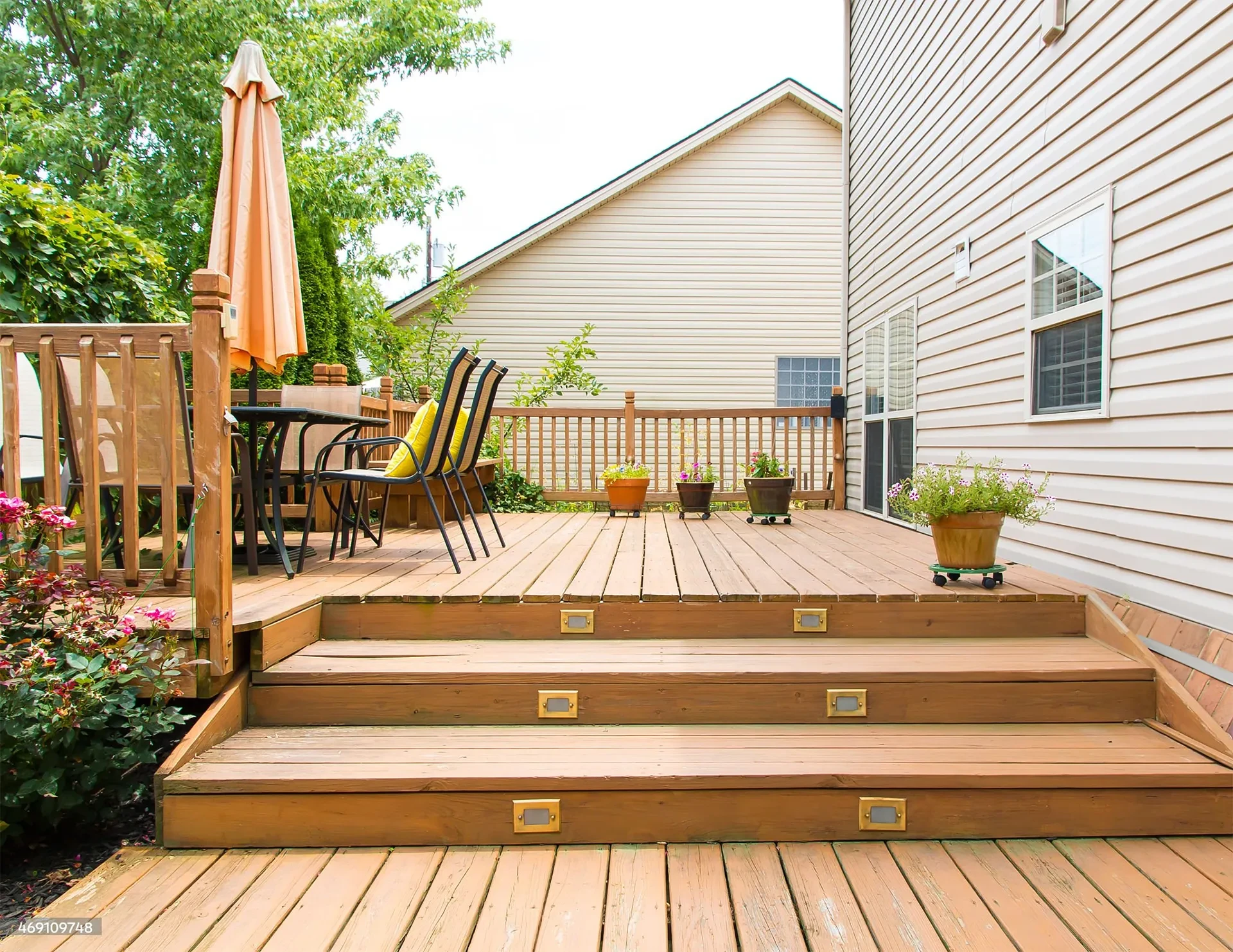 SK outdoor front deck lighting