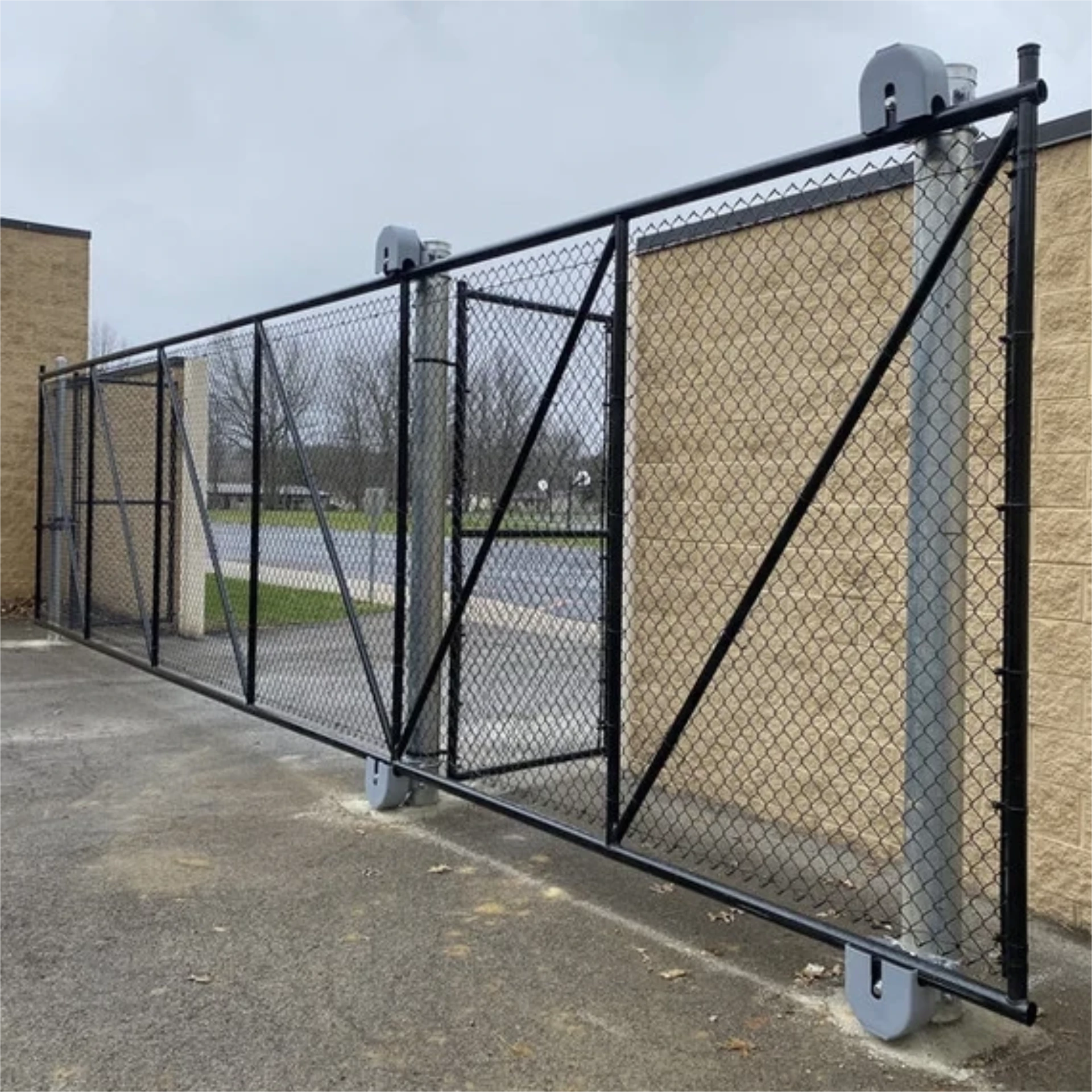 Long black stock cantilever wire gate